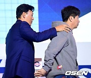 두산 이승엽 감독과 KIA 김종국 감독, '다정하게' [사진]