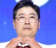 하트 포즈 취하는 키움 홍원기 감독, '2023 시즌 기대하세요' [사진]
