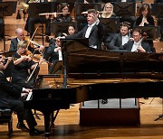밤베르크 심포니의 드보르자크…'오케스트라의 이상'을 구현하다