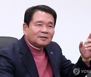 신경호 강원교육감 불법선거운동 혐의 기소 여부 4월 '판가름'