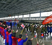 북한, '배움의 천리길' 100주년 학생 답사행군대 만경대 도착