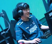 '스카웃' 이예찬, LPL 스프링 정규 리그 MVP 선정