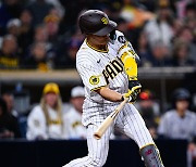 김하성, MLB 개막전에서 첫 안타…배지환은 2안타 2도루 맹활약