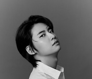 이진혁, ‘성숙함+강렬함’ 담은 새 프로필 공개…독보적인 분위기