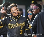 '3출루·2도루·2득점' 배지환, 생애 첫 MLB 개막전 출전 맹활약