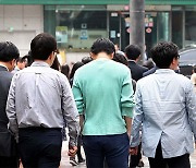 Non-regular workers at Korean SMEs account for more than 40 percent of total