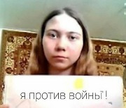 ‘전쟁반대’ 12세 딸 그림에 징역형 러 아빠, 벨라루스서 체포