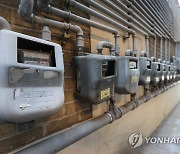 [연합시론] 국민부담·적자논란속 잠정보류된 전기-가스요금 인상