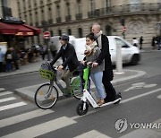 France Paris Scooter Vote