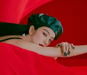 블랙핑크 지수, 솔로곡 ‘꽃’으로 글로벌 차트 장악! 아이튠즈 57개국 ‘1위’