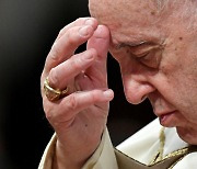 프란치스코 교황, 기관지염 입원치료 사흘 만에 퇴원
