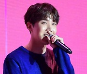 BTS 제이홉, 4월 육군 현역 입대…"현장 방문 삼가길"