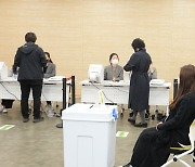 울산 보궐선거 사전투표율 10.82%…전국 평균보다 낮아