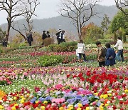 10년만에 다시 열린 순천만국제정원박람회…첫날부터 북적