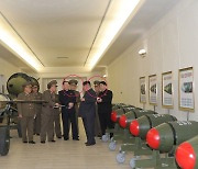 [한반도 브리핑] 불면증 의심 김정은, 남한 겨냥 전술핵탄두 공개