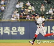 '최고령' 추신수, 2023 KBO리그 첫 홈런포