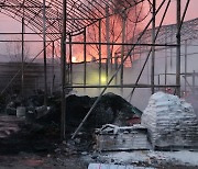 경기 남양주 비닐하우스 화재…7개 동 불타
