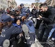 ITALY CLIMATE ACTIVISTS PROTEST