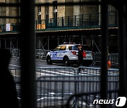 [포토] 바리케이드 설치된 美 맨해튼 법원