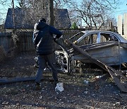 "러시아 공습으로 우크라이나 동부서 민간인 6명 숨져"