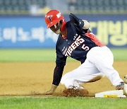 이의리 제구 난조에 김도영 부상 … ‘개막 첫 승’에도 기아는 환하게 웃지 못했다