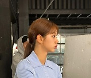 '류준열♥' 혜리, "우리 벌써 9년"… 꽃다발 공개