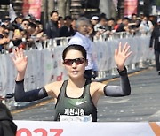 '개인 최고 기록' 최경선, 대구마라톤 국내부 우승