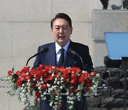 尹, 4·3희생자 추념식 불참 예고에···민주 “대구선 시구해놓고” 비판