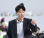 [ST포토] 김종민 감독 '이거야~'