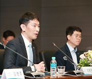 자사주 매입에도 싸늘… 최대주주 눈 밖에 난 김태오 DGB 회장