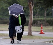 [날씨]"우산 챙기세요" 전국에 많은 비…강풍 동반