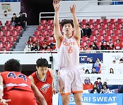 [KBL 6강 PO 리뷰] ‘이정현-로슨 4쿼터 맹위’ 캐롯, 현대모비스에 역전승