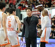 [KBL 6강 PO 경기 후] 김승기 캐롯 감독, “다들 열심히 해줬다” … 조동현 현대모비스 감독, “적극성과 몰입도가 떨어졌다”