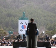 "尹, 개죽음 찬양 급급"…천안함 기념식에 막말 퍼부은 北