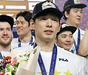 챔프전 MVP 한선수, 사상 첫 男 정규리그 MVP 도전