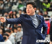 '6강 PO 2차전 승리' 캐롯 김승기 감독, '34득점' 이정현에 "아직 칭찬 안 하겠다"