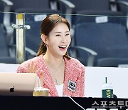 [ST포토] 김수지, '재밌는 해설 기대해주세요'