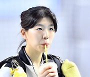 [ST포토] 이예은, '코트를 뒤집은 신인'