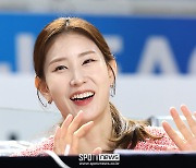 [포토S] 김수지, '챔프 4차전 해설 맡았어요'