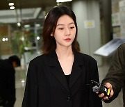 "제가 말한 건 아니에요" 김새론 변호인은 왜 생활고를 주장했을까 [TEN피플]