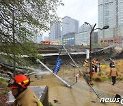 분당 정자교 붕괴…1명 숨지고 1명 중상