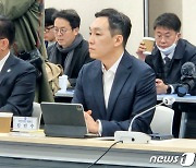 與 "투표만이 지역일꾼 뽑고 미래 선택할 수 있다"