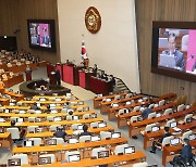 맹성규 의원 질의 받는 한덕수 총리