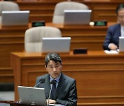 이주호 부총리, 대정부질문 답변