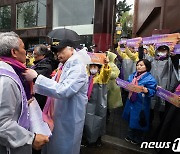 10.29 진실버스 전국순회단 맞이하는 이태원 참사 유가족들