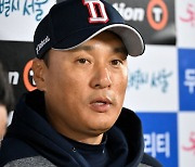 [포토] 이승엽 감독, 취재진과 인터뷰