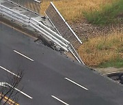 [뉴스큐] "정자교 보행로, 교각 옆 날개 형태인 점 아쉬워"