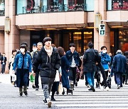 사계절 옷이 공존하는 봄 [삶과 문화]