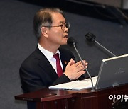 [포토]의원 질의에 답변하는 이정식 고용노동부 장관