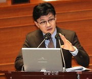 한동훈 “정상적인 질문엔 정상적으로 답변하고 있다”